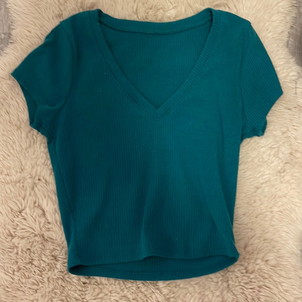 Green v cropped top